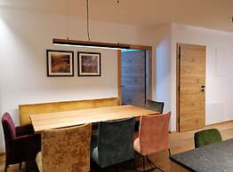 Lovely Apartment With Mountain Views
