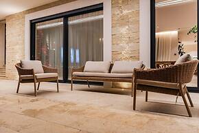 Jerina Mansion 6BR Villa With Private Pool