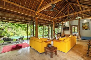 Private Pool Villa in ubud with Jungle View