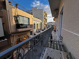 Caryatids Luxury Apartment