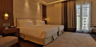 Best Western PLUS Runway