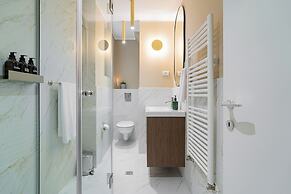 Designer 2-Bedroom Flat with Balcony & Full Amenities Steps from Piata