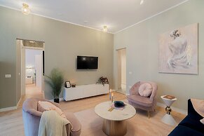 Designer 2-Bedroom Flat with Balcony & Full Amenities Steps from Piata