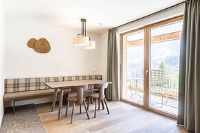 Amazing Lodge With Balcony