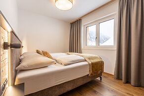 Spacious Apartment With Balcony