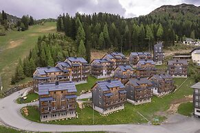 Chalet With Mountain Views