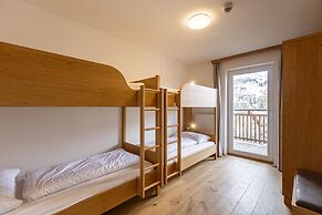 Spacious Chalet Near ski Area