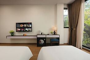 Queen Cafe Hotel