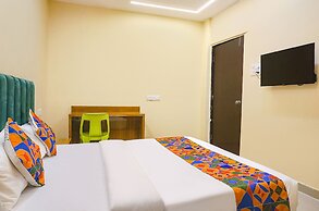 FabHotel New Falcon Inn