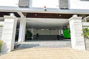 Fabhotel Ssr Ikon Suites