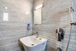 Fabhotel City Star