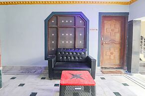 FabHotel Awadh Inn