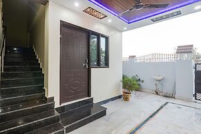 FabHotel Awadh Inn