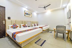 Fabhotel Heaven Palace