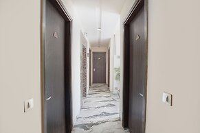Fabhotel Vraj Inn