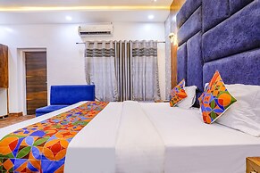 Fabhotel Limras Palace