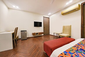 Fabhotel Micasa