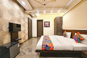 Fabhotel Micasa