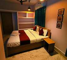 Goroomgo Rail View Guest House Puri