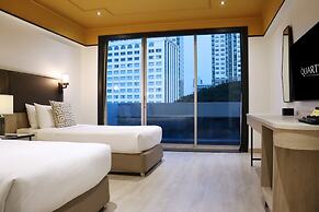 The Quarter Saphan Khwai by UHG