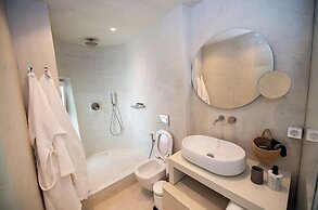 Atria Suites