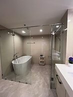 Sathorn 111