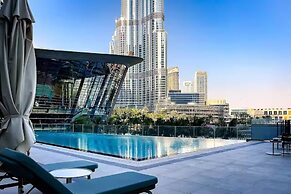 Iconic Views -Burj Khalifa & Fountain Views