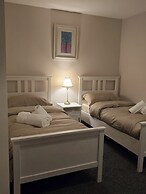 Dublin - 3 Bedroom Cosy Home - Sleeps Max 7