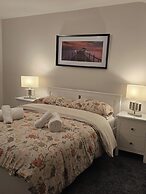 Dublin - 3 Bedroom Cosy Home - Sleeps Max 7