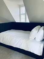 Kettering - House - Stay 8 - Parking - Garden