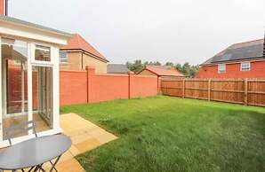 Kettering - House - Stay 8 - Parking - Garden
