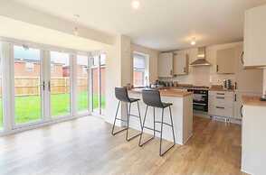 Kettering - House - Stay 8 - Parking - Garden