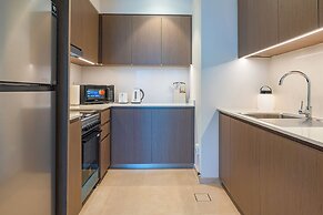 Full Burj Khalifa & Fountain View | Living & Bed