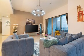 Full Burj Khalifa & Fountain View | Living & Bed