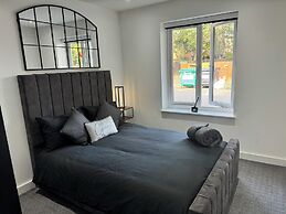 Luxury Flat in Uxbridge