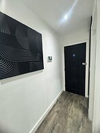 Luxury Flat in Uxbridge