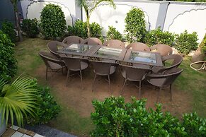 Theharav Resort