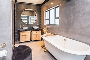 The Urban Sanctuary Boutique Hotel