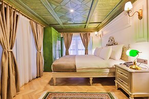 Emerald Mansion Hotel – Special Class