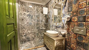 Emerald Mansion Hotel – Special Class