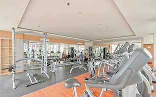 Spacious 1Br With Working Room At Vida View Makassar Aparment