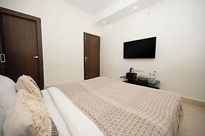 LAKESIDE SUITES