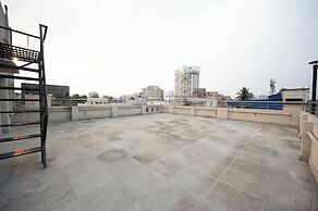 LAKESIDE SUITES