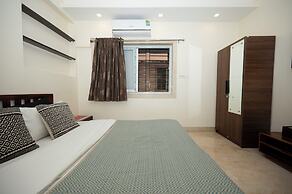 LAKESIDE SUITES