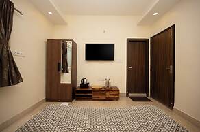 LAKESIDE SUITES