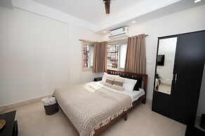 LAKESIDE SUITES