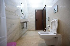 LAKESIDE SUITES