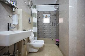 LAKESIDE SUITES