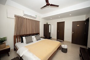 LAKESIDE SUITES