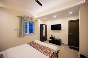 LAKESIDE SUITES